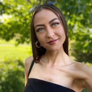 Meet your Posher, Liana